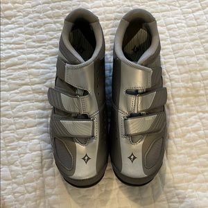 Specialized cycling shoes